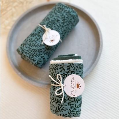 Burp Cloth Set in Emerald Leaves