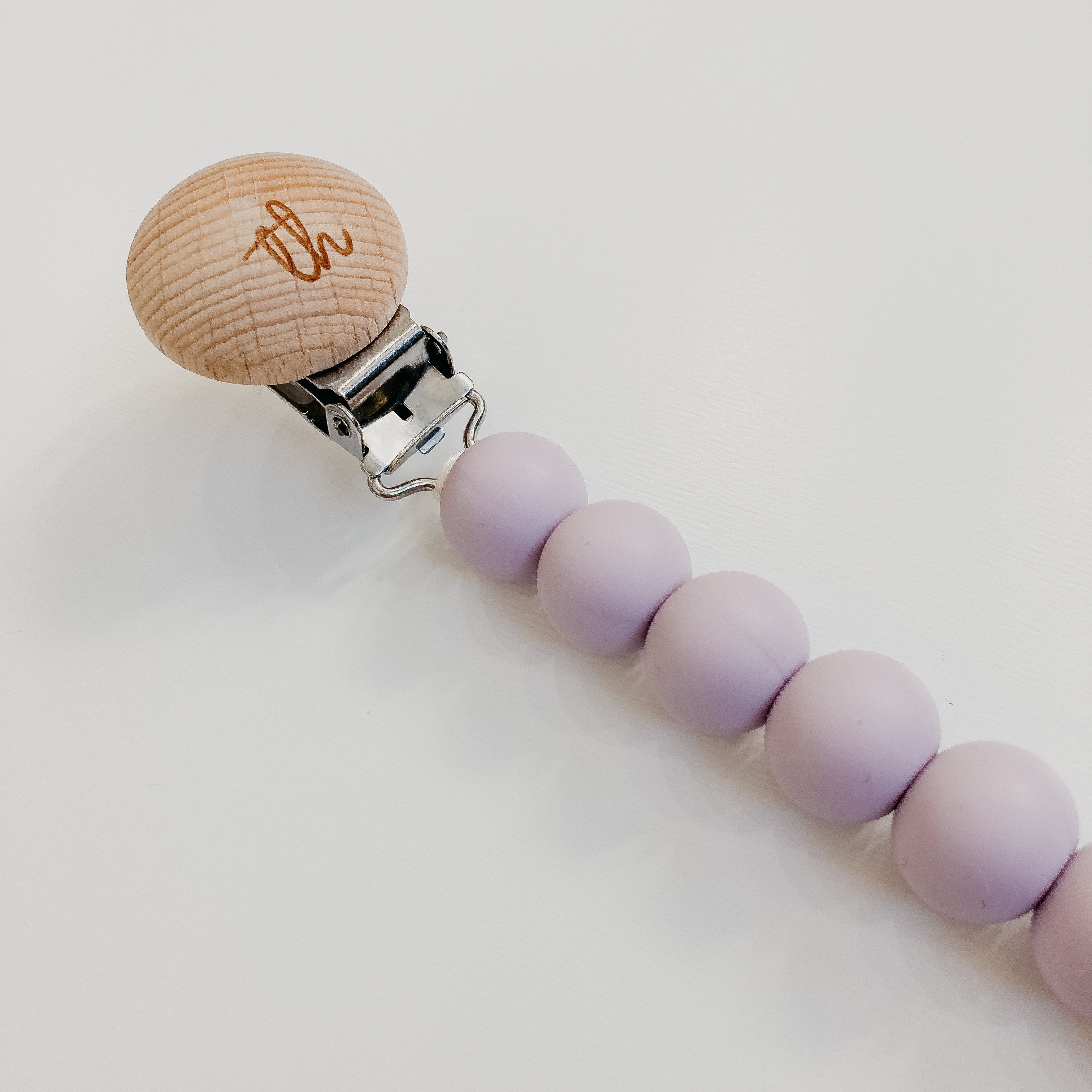 Jolie Pacifier Clip in Lavender Fog