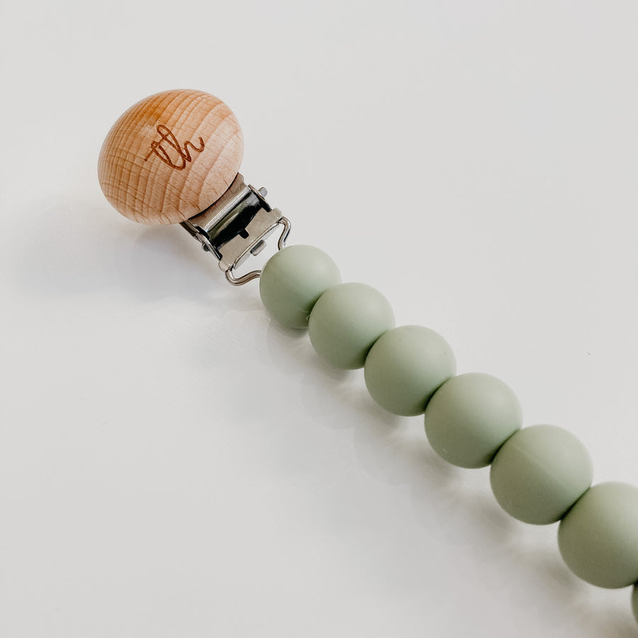 Jolie Pacifier Clip in Lint